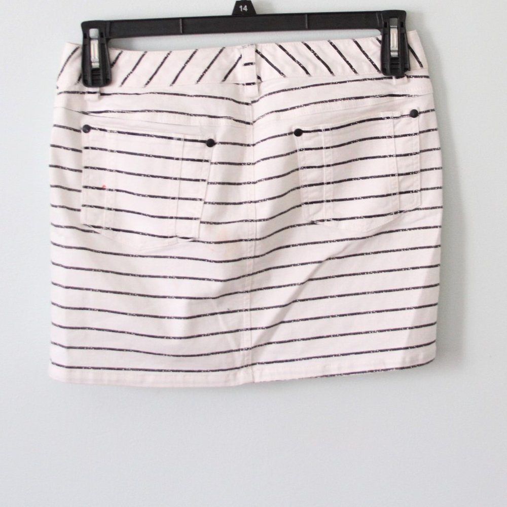 Alice and Olivia Denim Mini Skirt - Picture 5 of 8